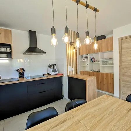 Vakantiehuis Spacieux Au Pied Des Pistes *